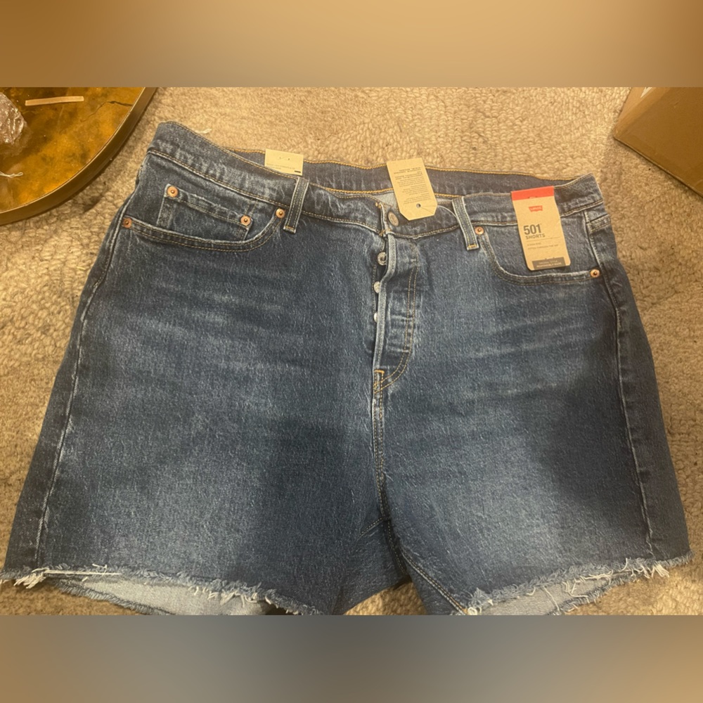 Women Levi’s Denim shorts
